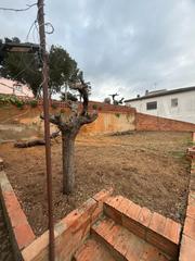 Terreny residencial a Piera. Terreno con habitáculo
