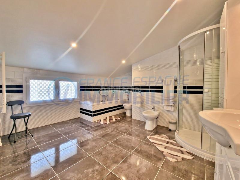 Foto f52c3fd5-87d9-48f1-ae52-c605b3d6664a. Maison avec parking piscine dans Tordera - Fluvià - Llobregat Empuriabrava