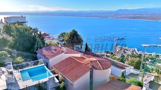 Maison dans Puig Rom-Canyelles-Almadrava. Villa vue mer, piscine, garage, appartement indpendant