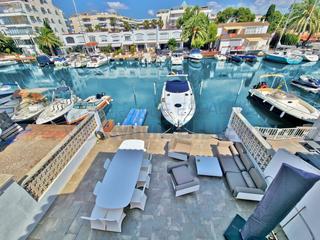 Casa a Santa Margarida. Maison vue canal 3 faces avec amarre 11x7m, secteur agréable