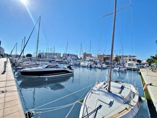 Casa in Santa Margarida. Maison 2 chambres, possibilite amarre 8x3m, parking privé, résid