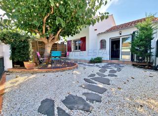 Casa en Nord. Charmante maison rénovée, 3 chambres, jardin, terrasse, proche t