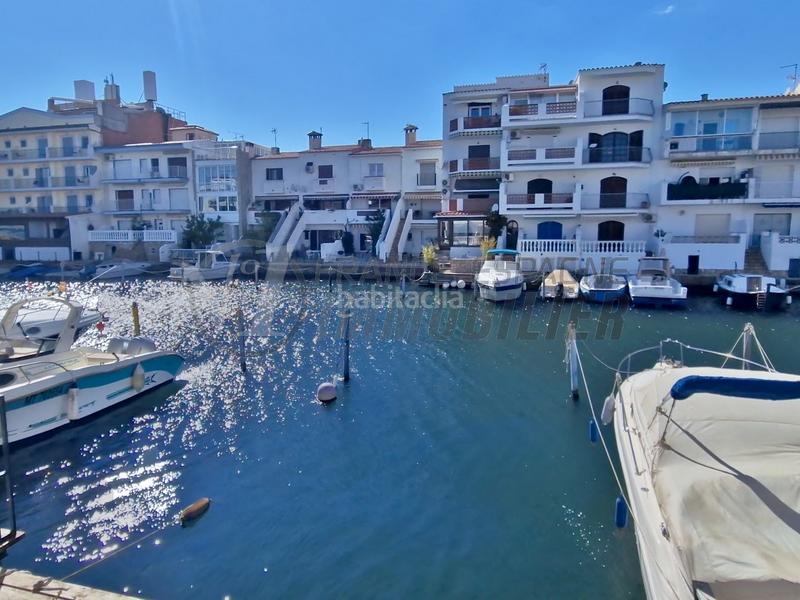 Foto e138bd02-2282-4ad3-b67f-bbd78ac065c8. Piso bel appt, terrasse véranda vue marina, proche plage et commerces en Empuriabrava