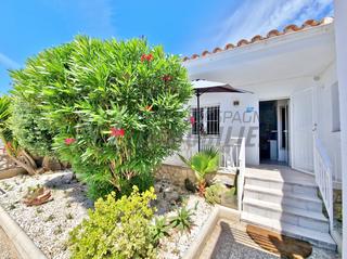 Casa a Santa Margarida. Jolie villa rénovée de plain-pied, garage + parking, proche tout