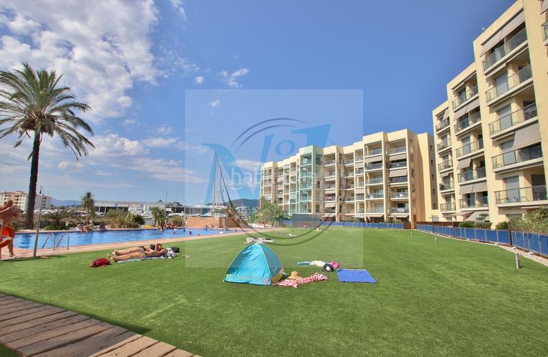 Foto 2728e36f-6a7b-483f-a4f2-31093a1a6c29. Piso appt belle vue marina, parking et cave privés en Roses