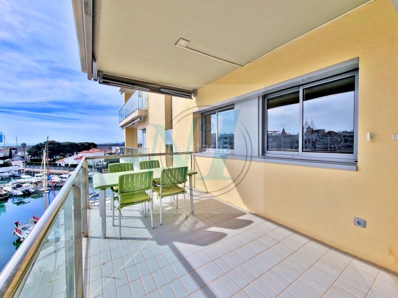 Foto 516c1439-5894-4a37-af5f-f9de8e67b445. Piso appt belle vue marina, parking et cave privés en Roses