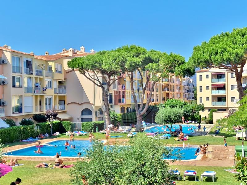 Foto bb93a50f-8f8b-4e45-b127-e6b1a868ff3c. Piso appartement dans résidence en 1ère ligne en Muga - Gran Reserva - Badia Empuriabrava