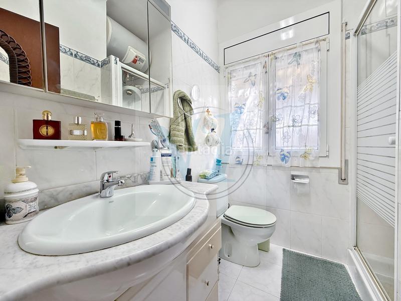 Foto ba416a59-00b5-4f78-94d9-68904c00445c. Casa villa vue mer, appt indépendant, plage 900m en Roses