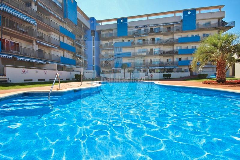 Foto 0b9ec556-1388-433c-bd42-951d918df506. Piso appt tout équipé, grande terrasse, parking possible en Roses