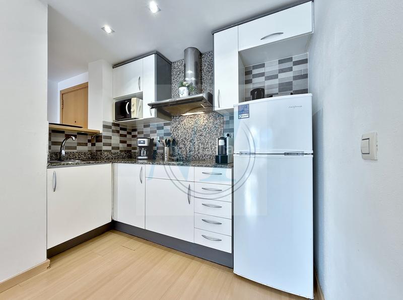 Foto f4a291be-869c-4f2c-88d4-5e3e881cc261. Piso appt tout équipé, grande terrasse, parking possible en Roses