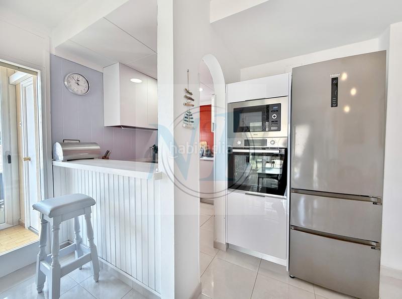 Foto 0a823df3-91e8-4d6e-bf52-4d72bced7f83. Apartamento rare ! appt 2 chambres, parking privé, plage 200m en Roses