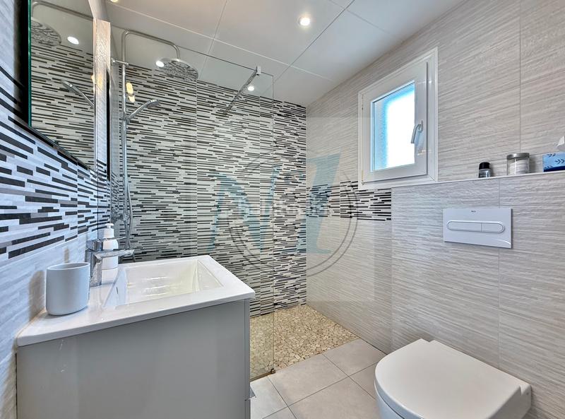 Foto 57dabd4c-4bc6-4714-bb94-4e8a335d7c39. Apartamento rare ! appt 2 chambres, parking privé, plage 200m en Roses