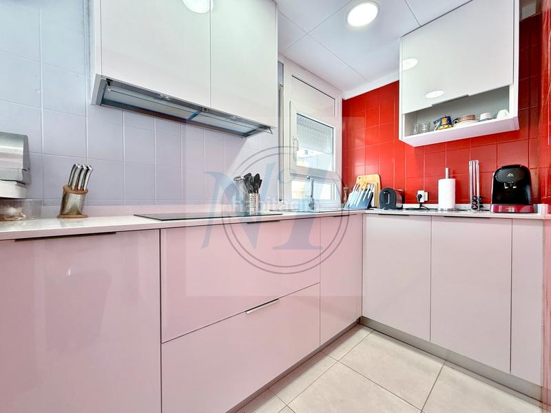 Foto 637db1fc-e4b2-48d9-bce3-646365849cd3. Apartamento rare ! appt 2 chambres, parking privé, plage 200m en Roses
