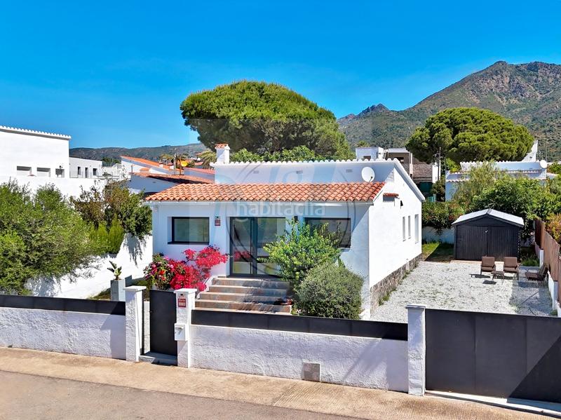 Foto 44ce02b6-9245-4783-ab12-faaf984b2cb8. Maison avec parking dans Nord Roses