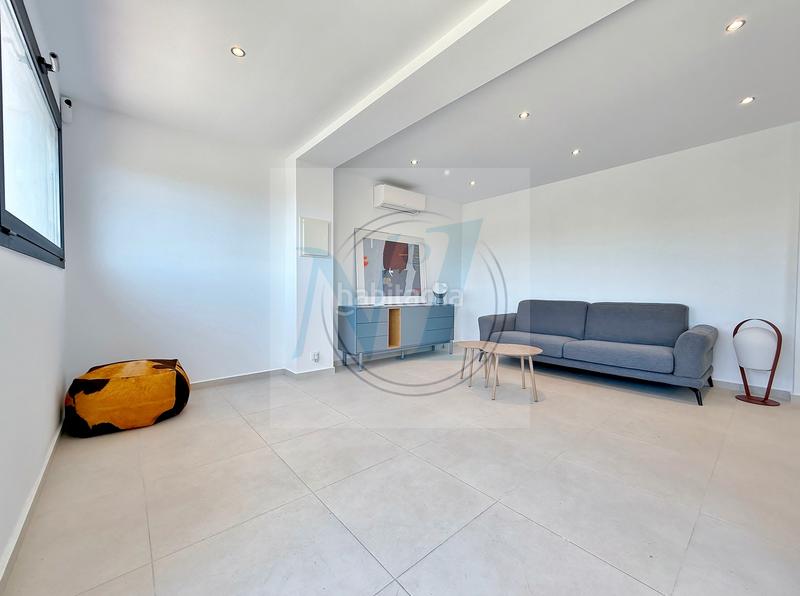 Foto 694a7127-fcec-49e7-b832-f3e577f3c182. Maison avec parking dans Nord Roses