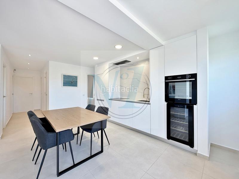 Foto c27d5f93-435a-4903-b214-37644a92747e. Maison avec parking dans Nord Roses