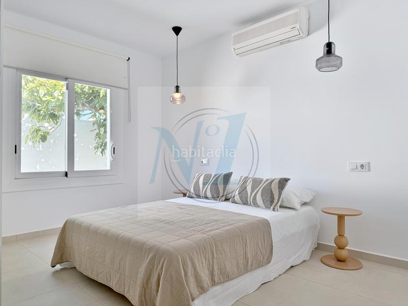 Foto ce3a8f69-7573-4a02-9237-dd20da6b69cc. Maison avec parking dans Nord Roses