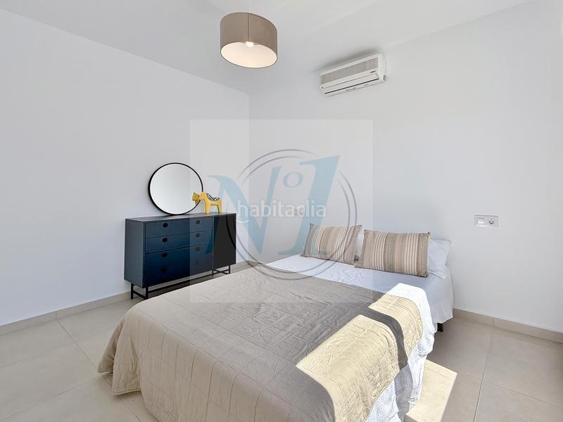 Foto dcd7cd70-acd4-4fa9-bb69-027b2d6d1a63. Maison avec parking dans Nord Roses