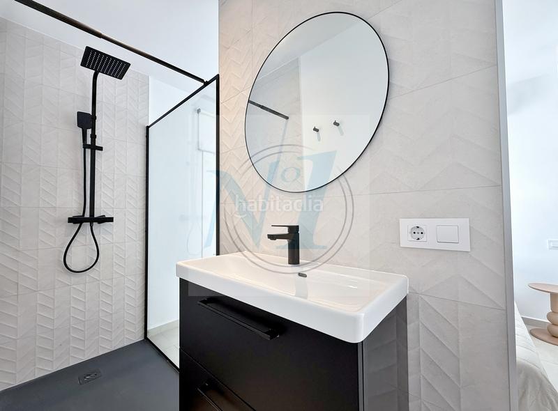 Foto f7686e14-6d5b-48e9-8d9a-ab56b162843d. Maison avec parking dans Nord Roses