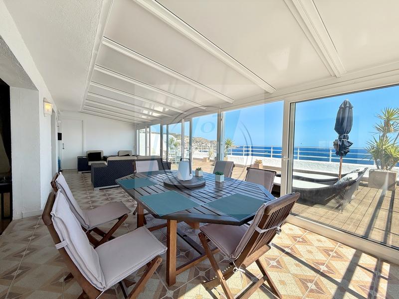 Foto 402e97d3-ae31-4da5-90cb-237f5fbc565b. Piso atico + solarium superbe vue mer 180°, 2ème ligne en Roses
