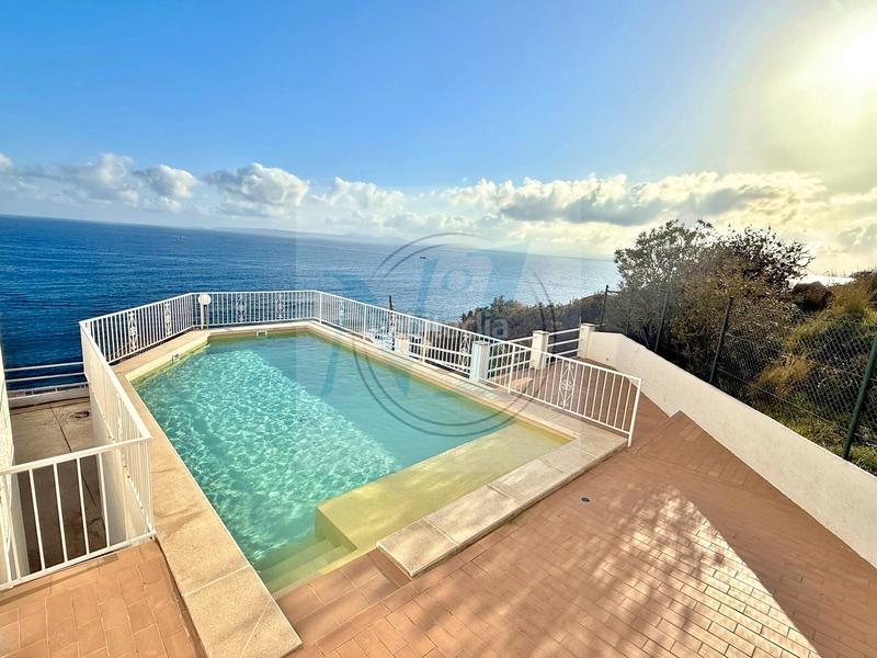Foto 6b1cb927-4b77-4996-9a35-94d151e7b776. Piso atico + solarium superbe vue mer 180°, 2ème ligne en Roses