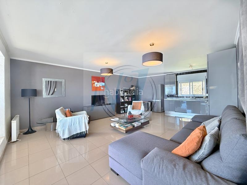 Foto a91a13ca-5c44-4cf6-9ee5-8d3bf1ac6e0e. Piso atico + solarium superbe vue mer 180°, 2ème ligne en Roses