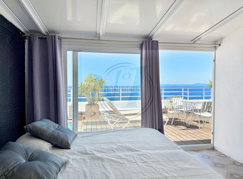 Foto a96c533a-86e9-4ed1-b716-b2d0aede9622. Piso atico + solarium superbe vue mer 180°, 2ème ligne en Roses