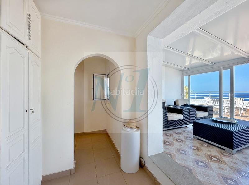 Foto c8557ca8-43ef-47a6-861e-8d7d4052fe94. Piso atico + solarium superbe vue mer 180°, 2ème ligne en Roses