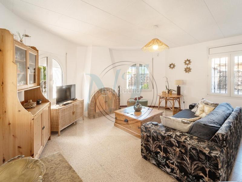 Foto 97deb052-342c-44c3-9944-0f4dfe3672fe. Casa rare ! jolie villa plain-pied, plage 300m en Empuriabrava