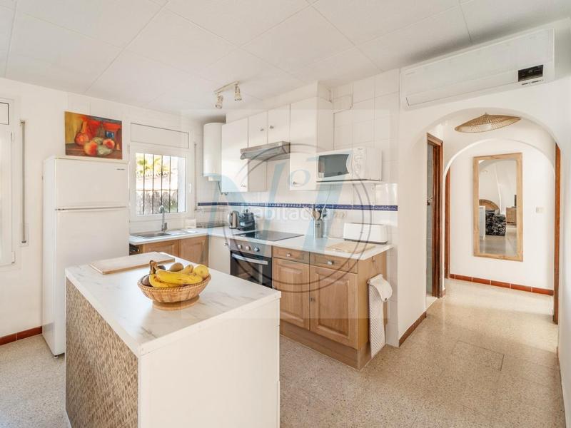 Foto feab0102-8633-47d1-b814-442d6de6700e. Casa rare ! jolie villa plain-pied, plage 300m en Empuriabrava