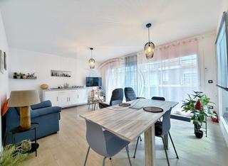 Pis a Centre. Bel appartement rénové, 2 terrasses, plage 350m