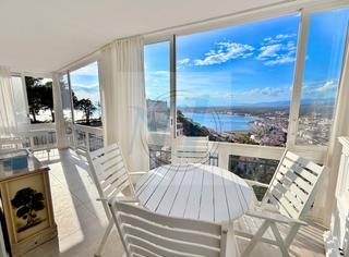 Etagenwohnung in Puig Rom-Canyelles-Almadrava. Opportunité ! appartement vue mer, garage privé