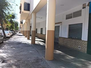 Local Comercial en Calle Piano