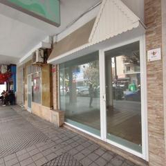 Lloguer Local Comercial a N/a. Local en avenida ana de viya