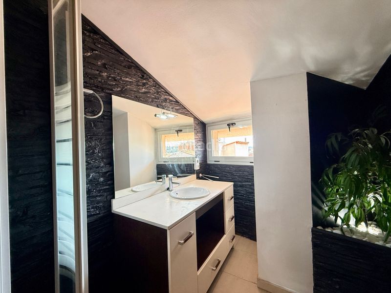 Foto 930834cb-4819-44d4-9a20-a6ec55dd8919. Dúplex amb calefacció aparcament a Segle XX Terrassa