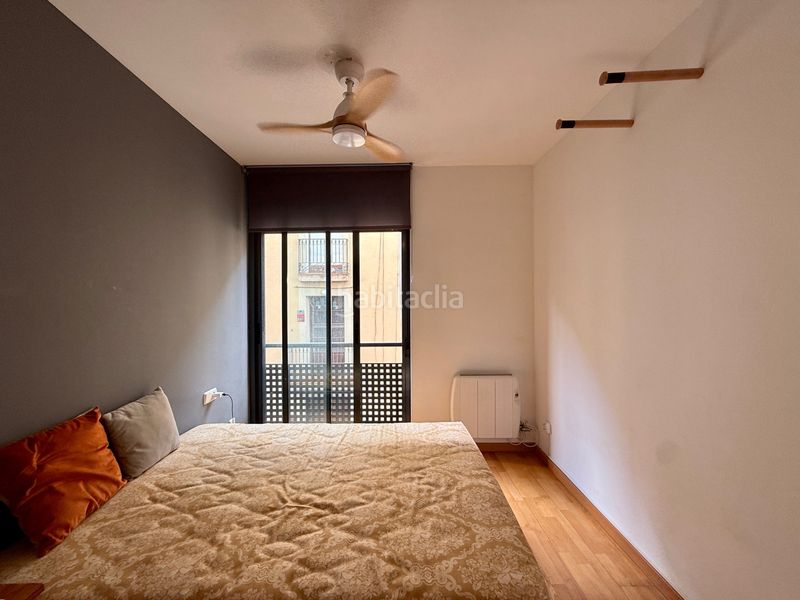 Foto 3ee9b55e-eb06-480b-bcc5-e4eaa49f3f83. Piso en Raval Barcelona