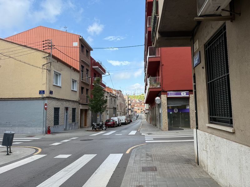 Foto 62ac0a0f-a434-414b-90f4-71b4f6e50f49. Local comercial amb calefacció a La Cogullada Terrassa