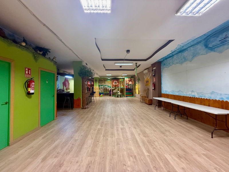 Foto a6f86ec9-94a1-4a8c-b001-a6f7ae49def5. Local comercial amb calefacció a La Cogullada Terrassa