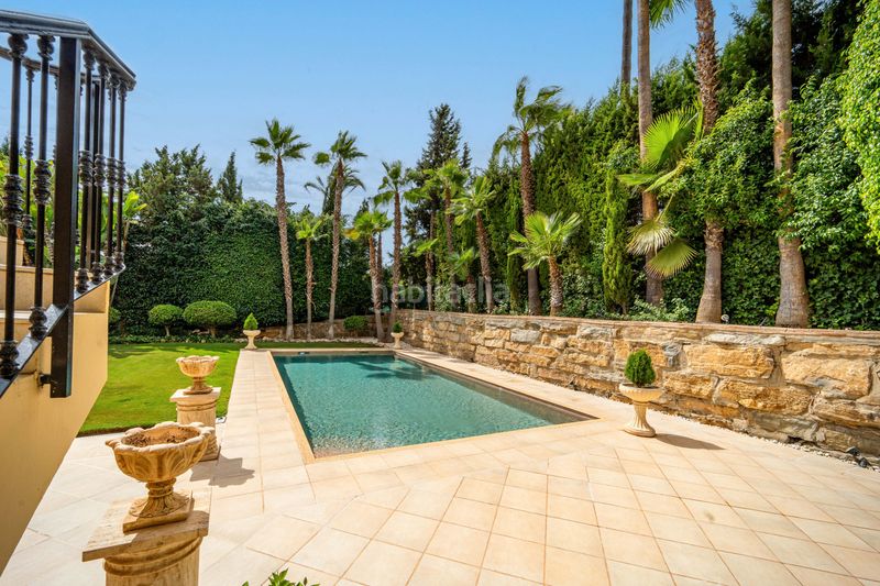 Foto 4ff56e6c-ef3b-4272-973d-64928bc776d2. Casa amb aparcament piscina a Las Brisas Marbella