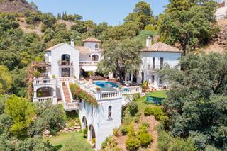 Rent House in El Madroñal. Villa de lujo en benahavis, málaga exclusividad y confort en un