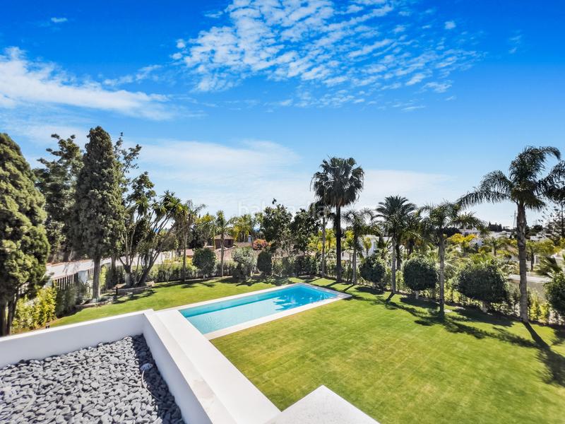 Foto edeae394-d550-4ebe-8a64-c4b83a61e1be. Casa con parcheggio piscina in Puente Romano Marbella
