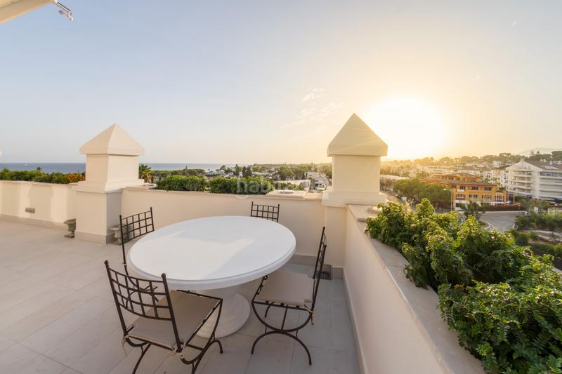 Foto 1a37932c-4bc7-43fa-975f-1e3ca8b04a08. Alquiler ático exclusivo apartamento en la milla de oro en Marbella