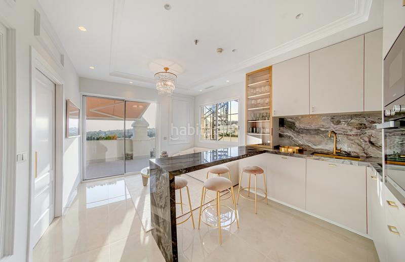 Foto 51819d89-1ea4-4a59-97da-d4b9e9a9d16c. Alquiler ático exclusivo apartamento en la milla de oro en Marbella