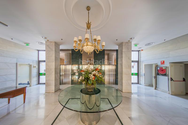 Foto 5b86ab68-3c10-4aad-8720-e15063bb5a33. Alquiler ático exclusivo apartamento en la milla de oro en Marbella