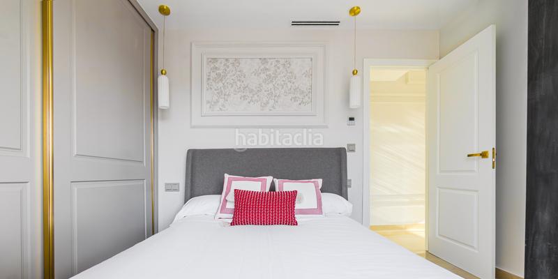 Foto bb12631e-7f3c-4cc4-b1e6-bf94c321f5a1. Alquiler ático exclusivo apartamento en la milla de oro en Marbella