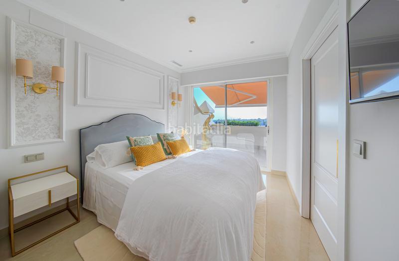 Foto d1ffd137-64bd-4277-8a7d-069e6cf2bfa9. Alquiler ático exclusivo apartamento en la milla de oro en Marbella