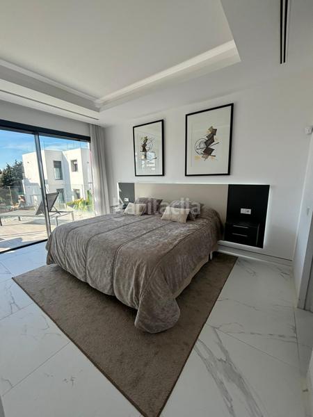 Foto 340d7967-6584-40ab-9d02-ddc5e835cbfc. Affitto casa con parcheggio piscina in Las Lomas de Río Verde Marbella