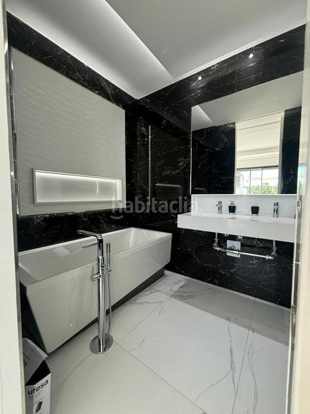 Foto 523b31e0-1724-46ff-871a-88fd4743c75a. Affitto casa con parcheggio piscina in Las Lomas de Río Verde Marbella