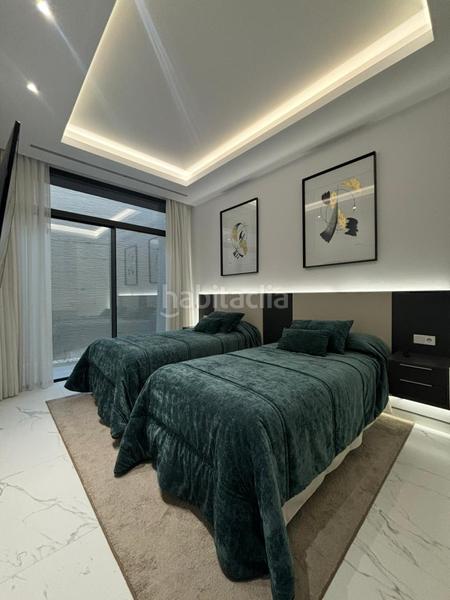 Foto 434a1a9f-6a70-4b32-8cc9-6ae5f302dbc9. Alquiler casa villa en milla de oro en Las Lomas de Río Verde Marbella