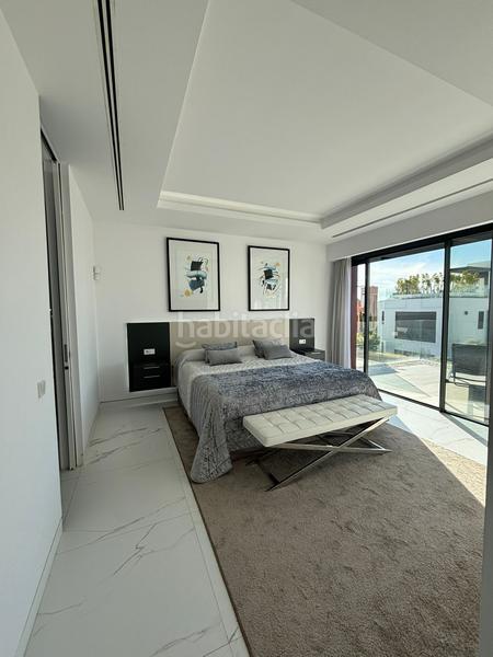 Foto ba02976b-5e02-4d0b-b473-0fb02f6c529e. Alquiler casa villa en milla de oro en Las Lomas de Río Verde Marbella